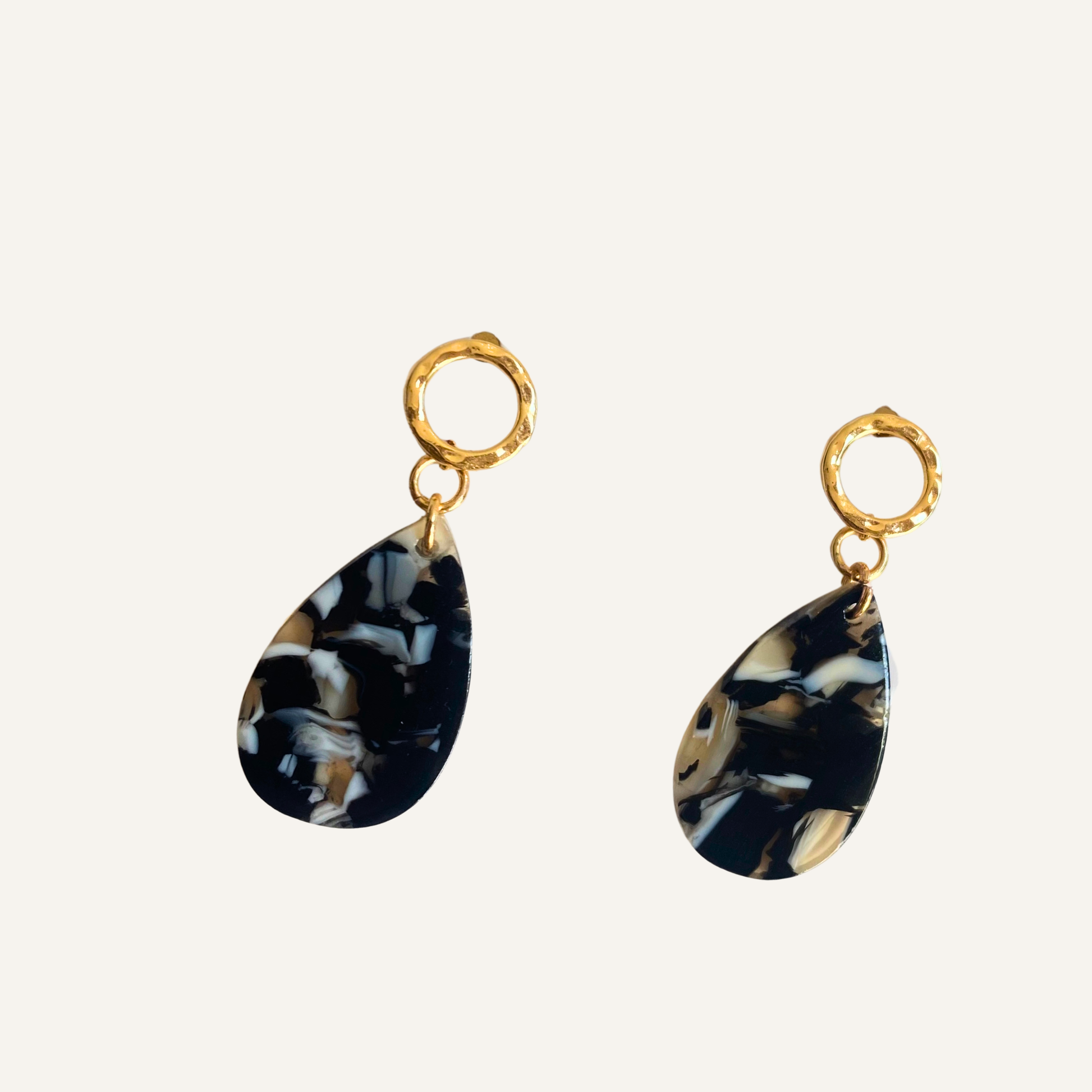 CHICA GAUCHA - boucles d'oreilles CARAMELO noir - Goutte d'acétate & anneau doré