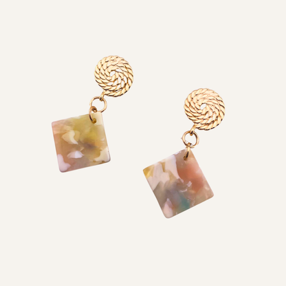 Chica GaÜcha -boucles d'oreilles AQUARELLE - carré d'acétate crème marbré & clou d'oreille tressé