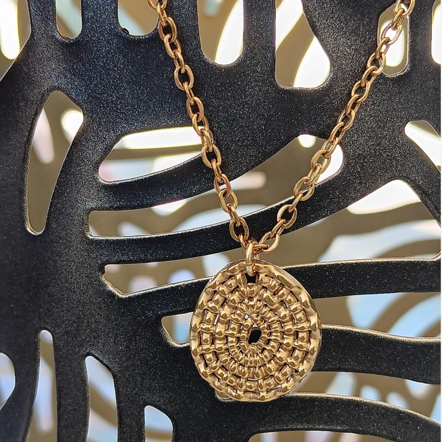 Chica Gaûcha - collier SOL NATIVO - médaillon martelé & acier inoxydable