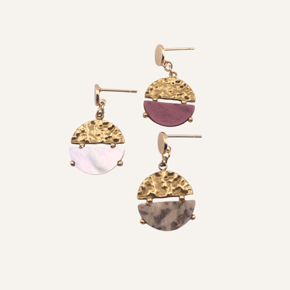 CHICA GAÜCHA - Boucles d'oreilles NOA - Pendentif rond bi-matière en métal texturé & pierre naturelle de jaspe beige