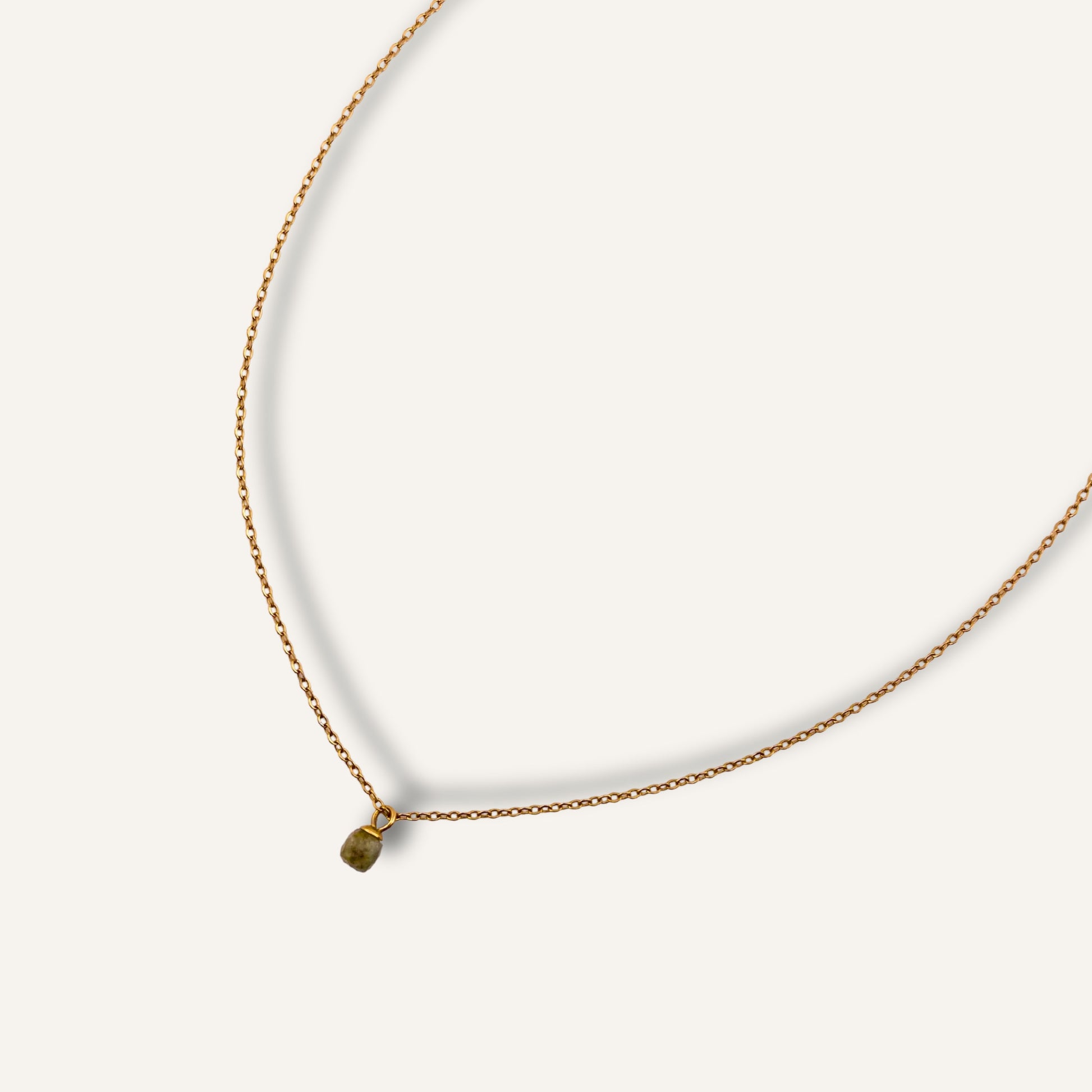 Chica gaücha -collier IRIS - pendentif en pierre naturelle de GRENAT VERT 