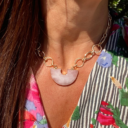 Chica-gaücha-collier aura - Quartz rose et chaine dorée à l'or fin 18K
