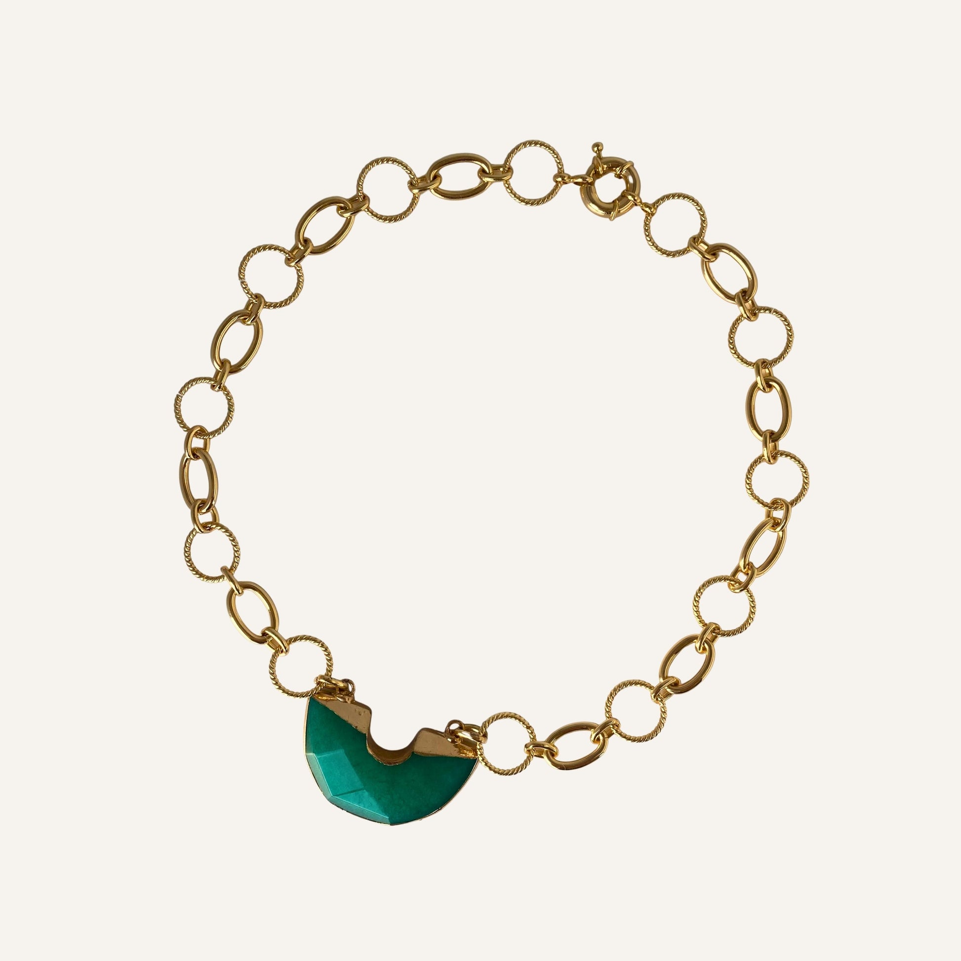 Chica-gaücha-collier aura - Quartz Vert et chaine dorée à l'or fin 18K