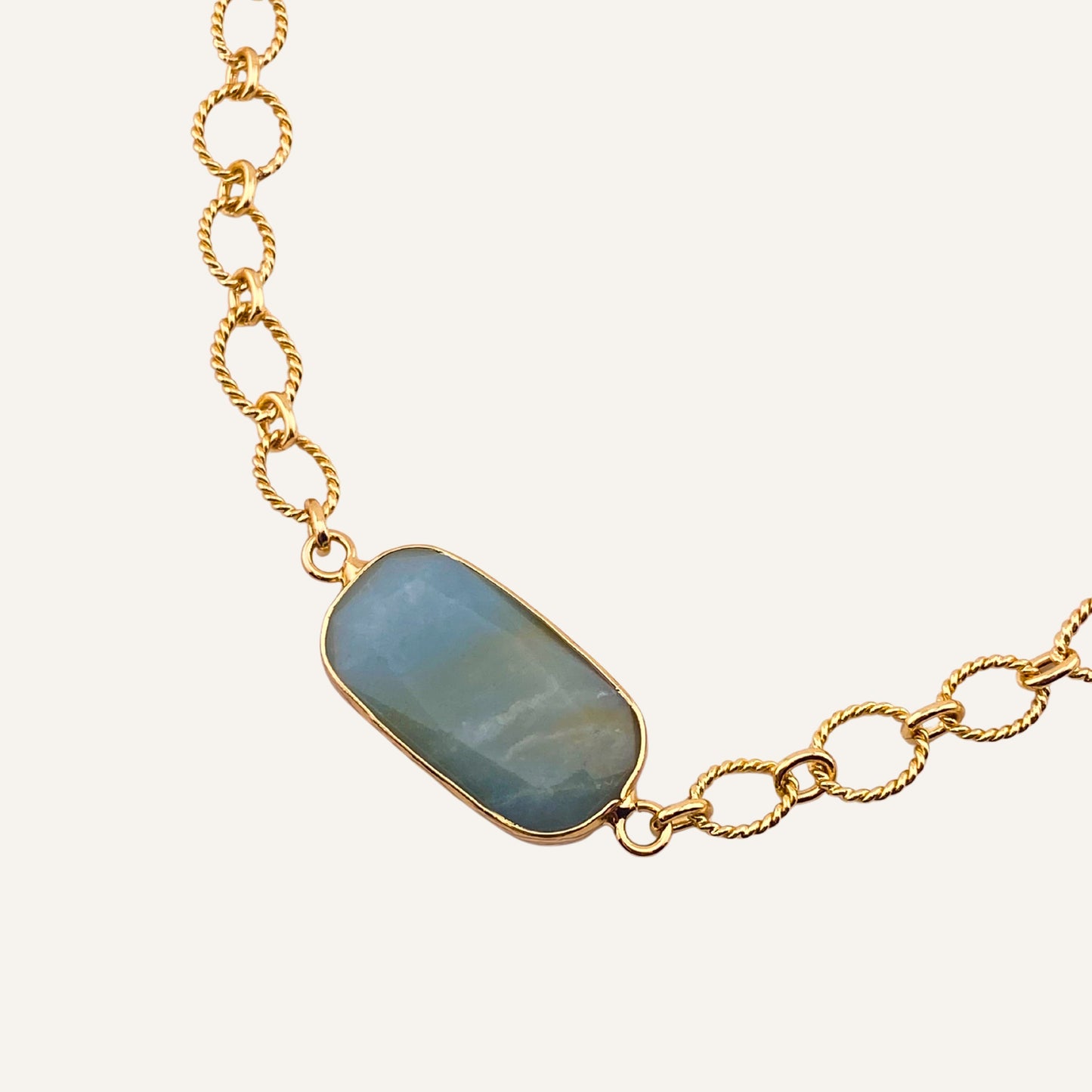 Collier KAYA - Amazonite sertie et polie & chaîne dorée à l'or fin 18K