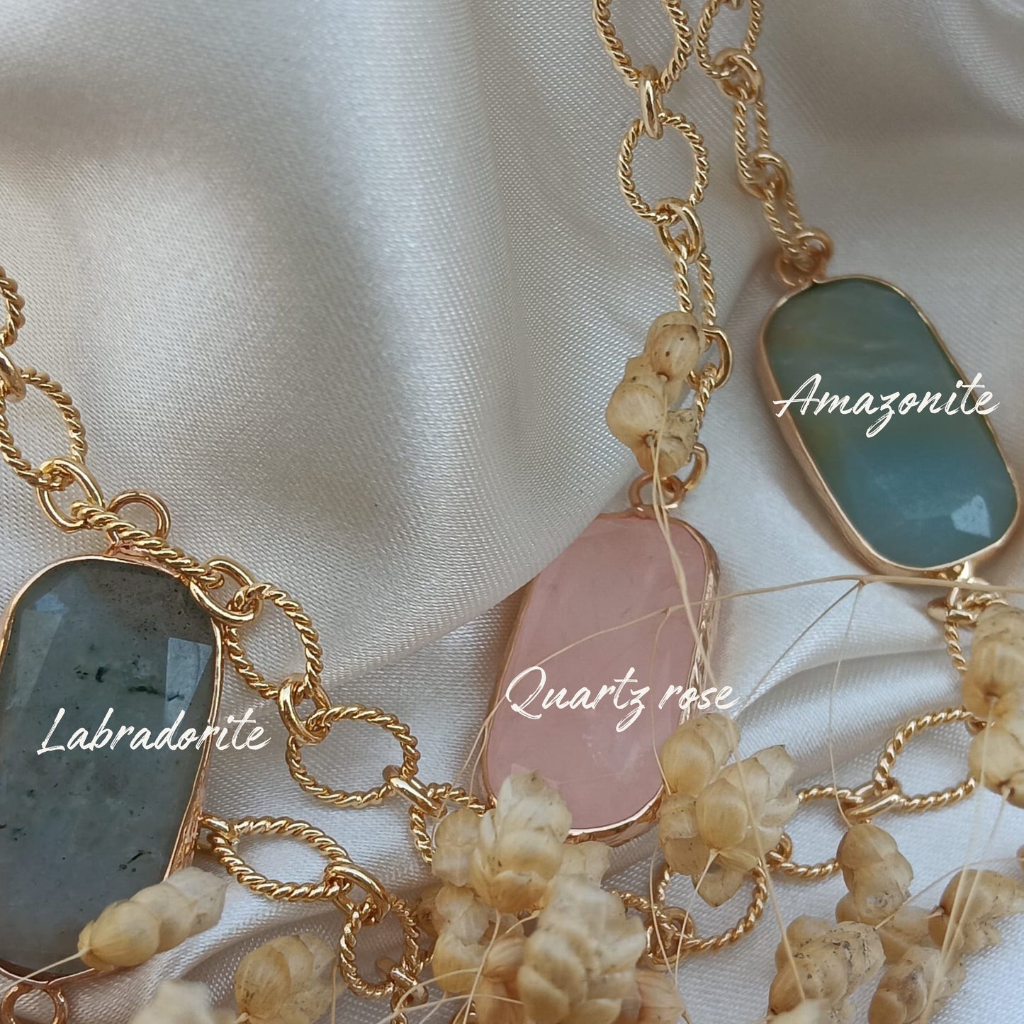 Collier KAYA - Amazonite sertie et polie & chaîne dorée à l'or fin 18K