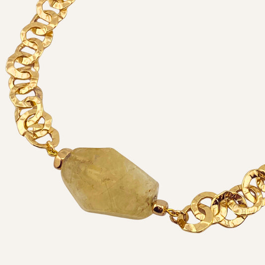 chica gaücha - collier anahi- citrine naturelle polie & chaine martelée dorée à l'or fin 18K